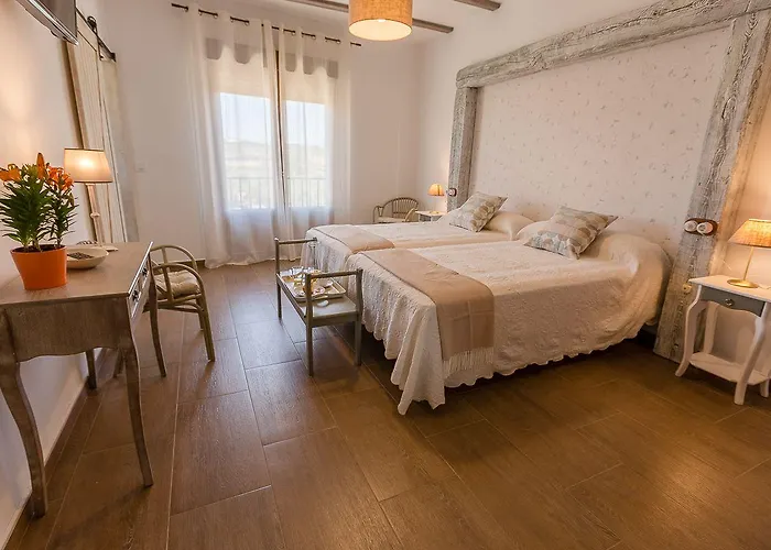 Encantos De MonfragüeCasa Rural